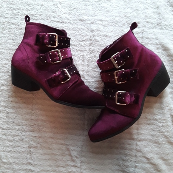 Boots - Picture 4 of 4